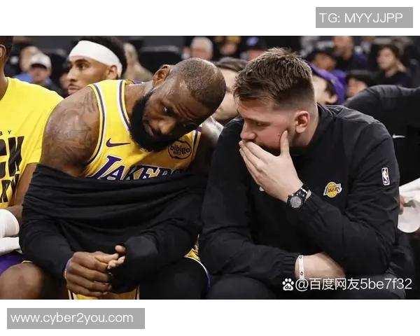 勇士与湖人精彩对决回放分析揭示比赛背后的战术与亮点